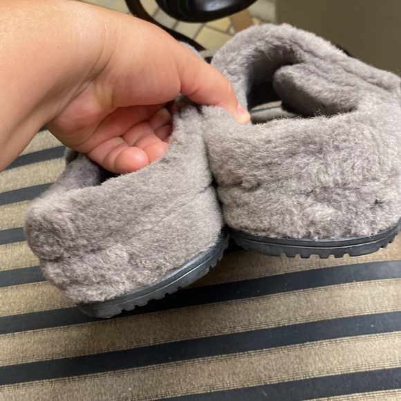 Uggs Velcro fuzzy slippers - Picture 7 of 14